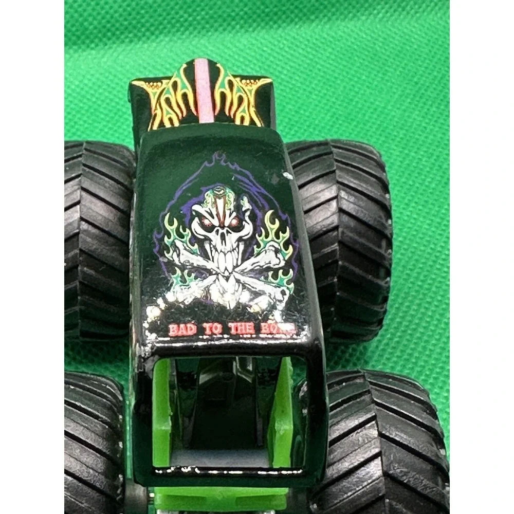 Hot Wheels Grave Digger 1:64 Monster Jam Monster Trucks Die cast Unknown Series